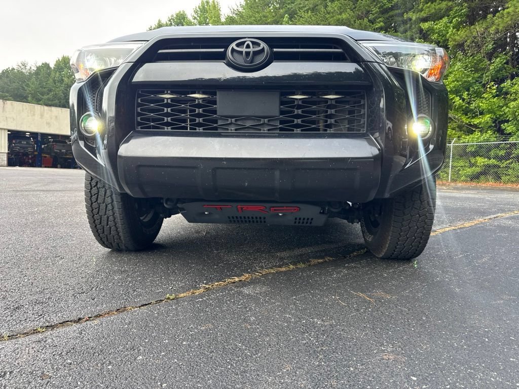 Used 2021 Toyota 4Runner Venture w/ Moonroof Package AWD/4WD image 3