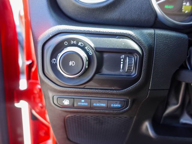 Used 2023 Jeep Wrangler Unlimited Sahara w/ Dual Top Group AWD/4WD image 17