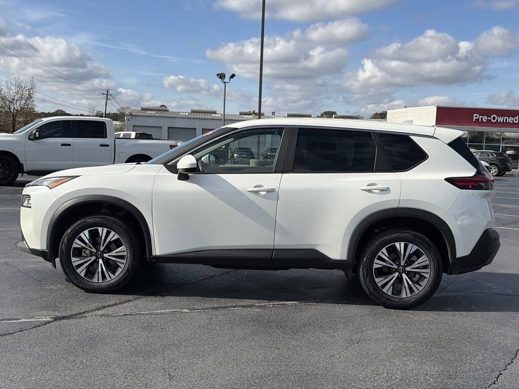 Certified 2023 Nissan Rogue SV image 2