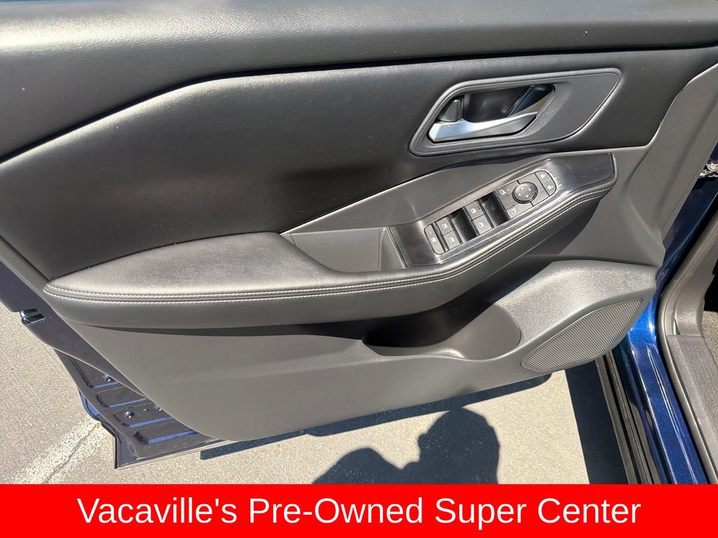 Used 2025 Nissan Rogue SV FWD image 10