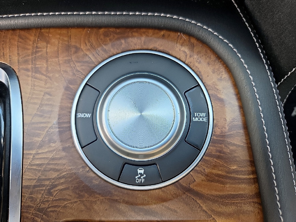 Used 2024 Nissan Armada SL w/ Captain's Chairs Package RWD image 20