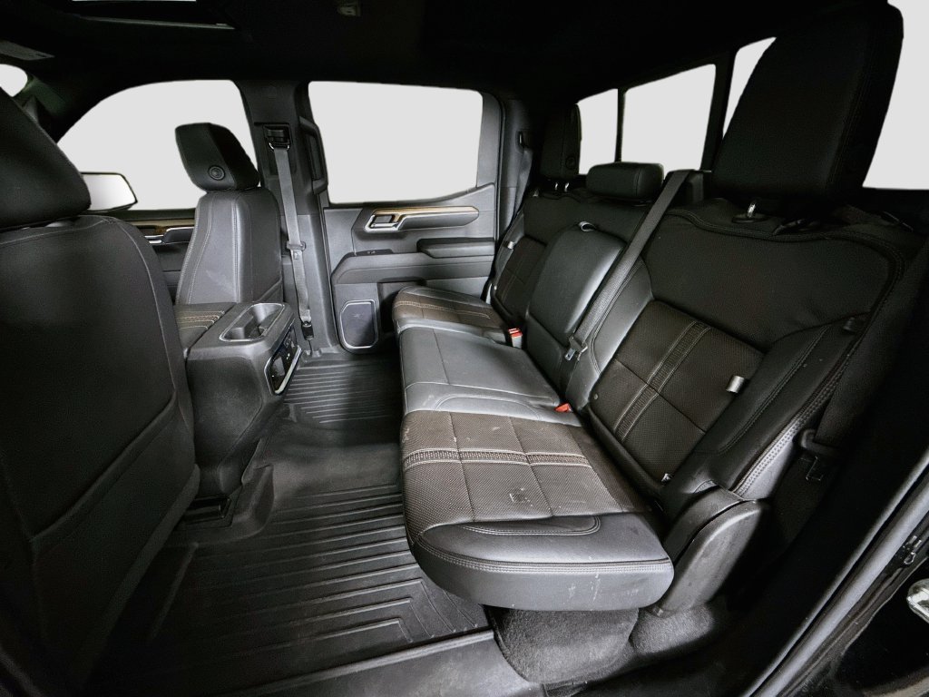 Used 2023 Chevrolet Silverado 1500 High Country w/ Technology Package AWD/4WD image 25