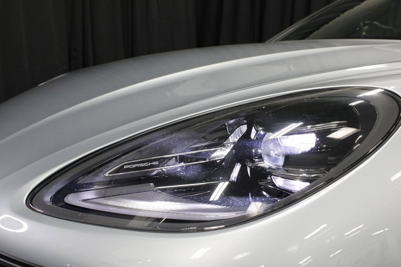 Certified 2025 Porsche Macan image 15