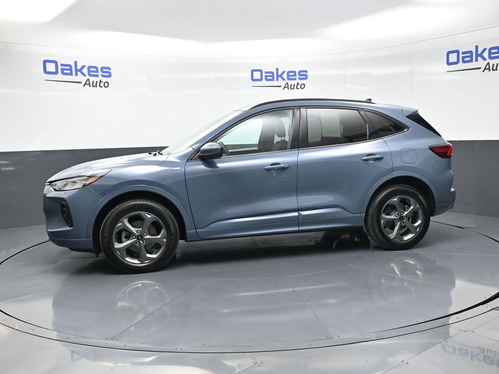 Used 2024 Ford Escape ST-Line Select w/ Class II Trailer Tow Package image 4