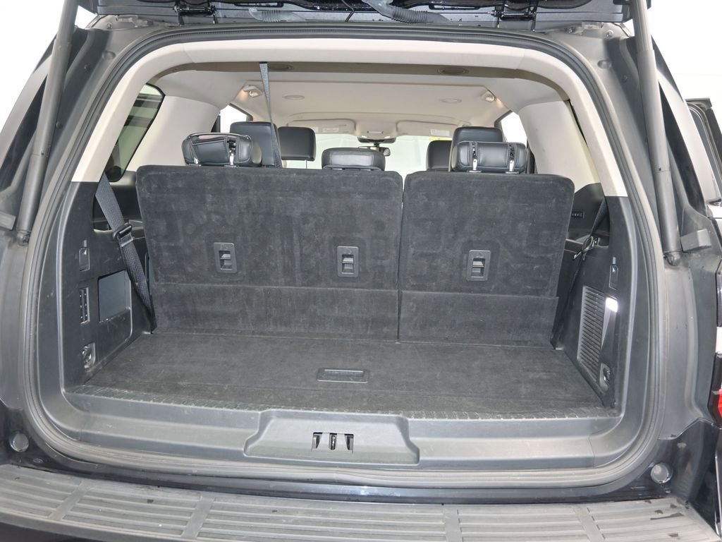 Used 2023 Ford Expedition XLT image 11