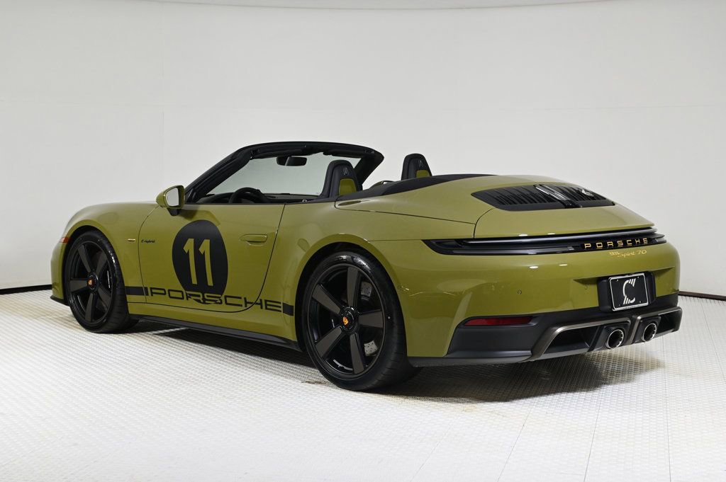 Used 2026 Porsche 911 Carrera 4 GTS image 3