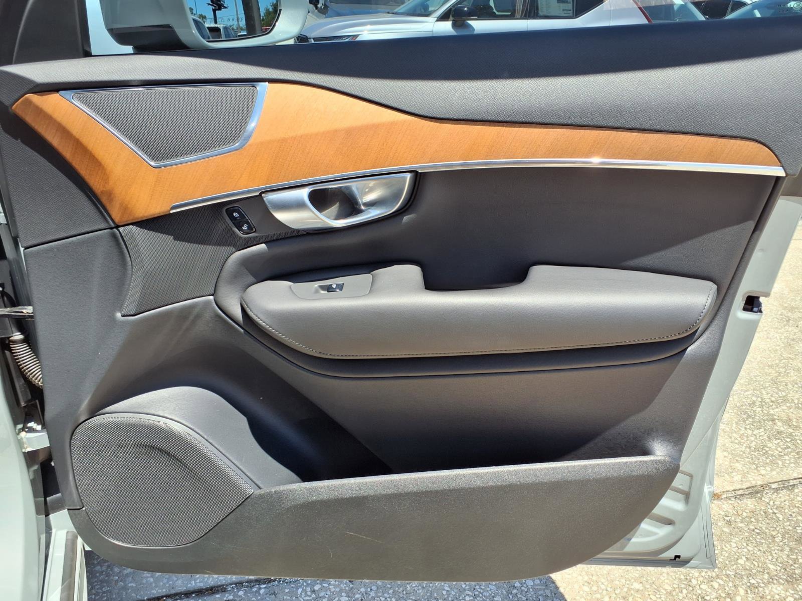 Certified 2024 Volvo XC90 B6 Plus image 13