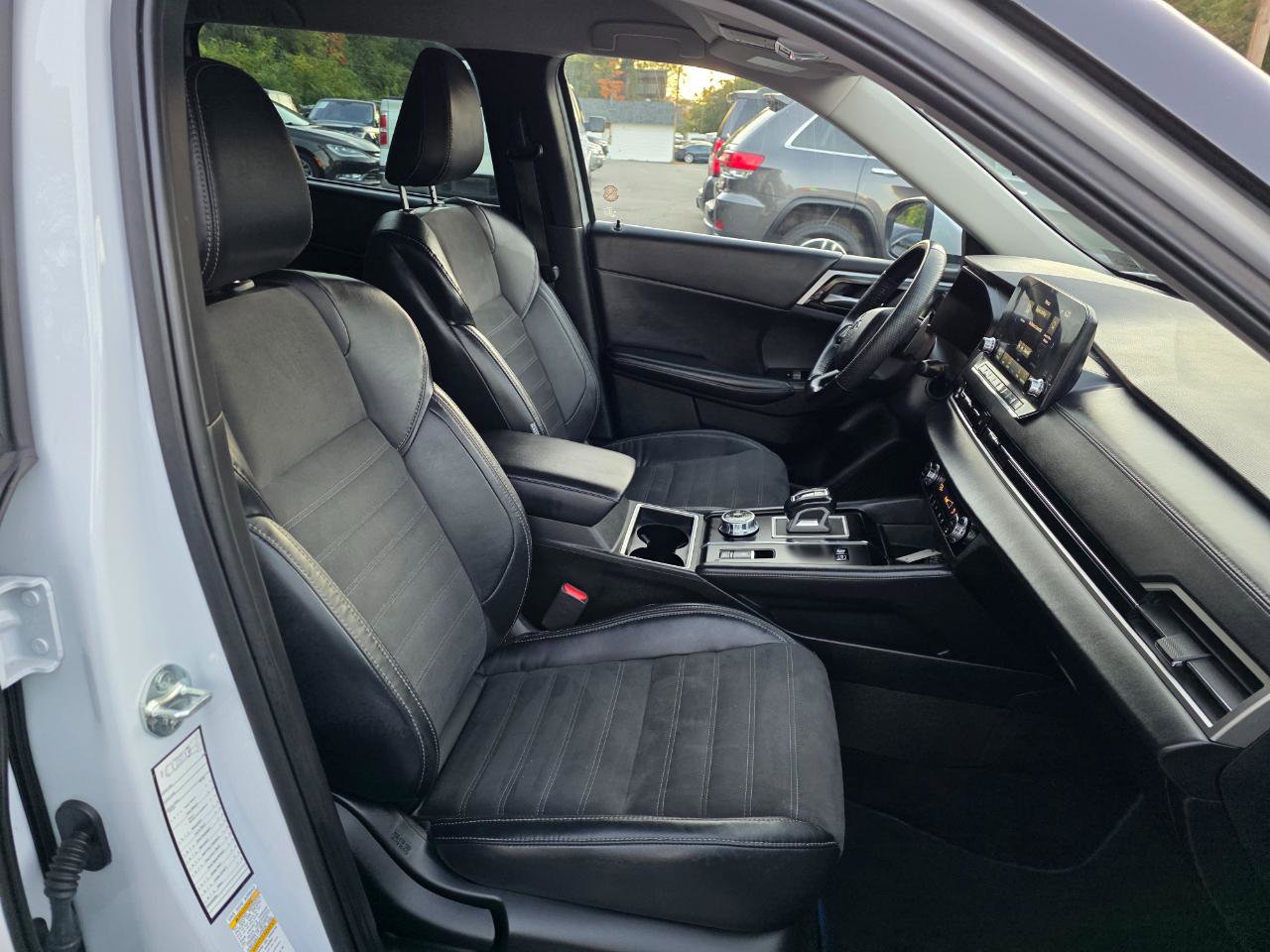 Used 2023 Mitsubishi Outlander Ralliart image 18