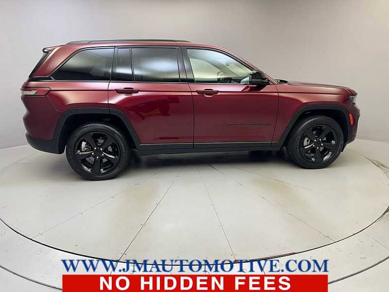 Used 2023 Jeep Grand Cherokee Altitude AWD/4WD image 6