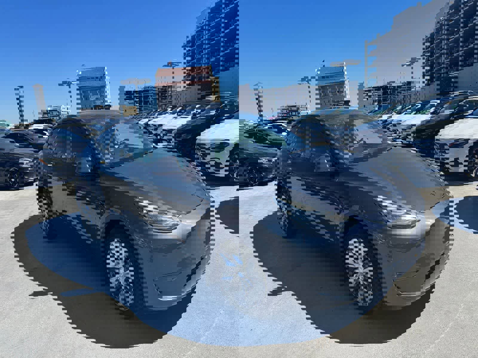 Used 2022 Tesla Model Y Long Range image 2