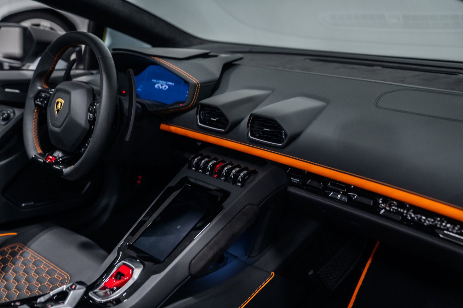 Used 2024 Lamborghini Huracan EVO AWD/4WD image 26