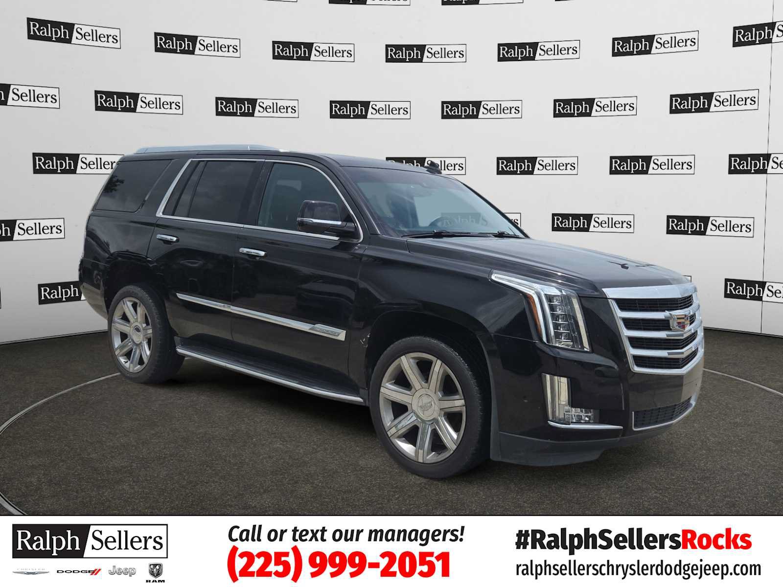 Used 2018 Cadillac Escalade Luxury AWD/4WD image 1