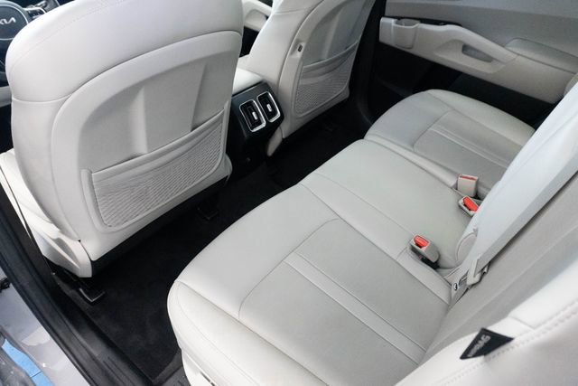 Used 2024 Kia Sorento S w/ Panoramic Sunroof Package FWD image 10