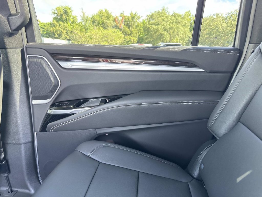 New 2026 Cadillac Escalade ESV 2WD w/ LPO, Floor Liner Package image 15