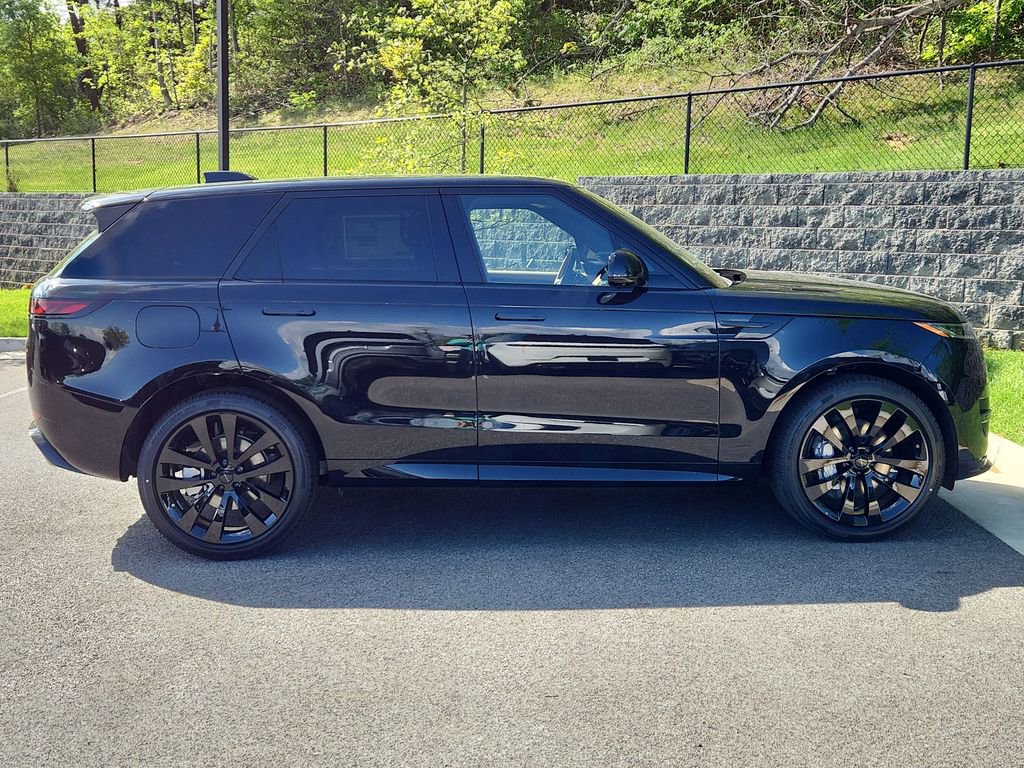 New 2026 Land Rover Range Rover Sport Dynamic SE AWD/4WD image 12