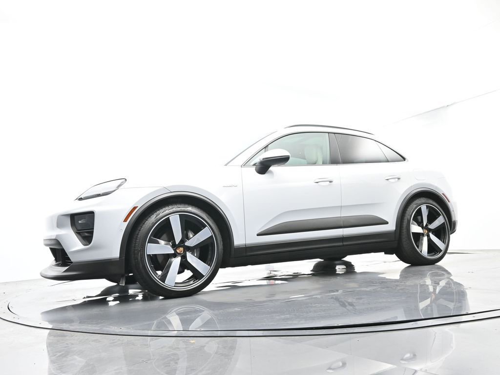 Certified 2025 Porsche Macan Electric image 46