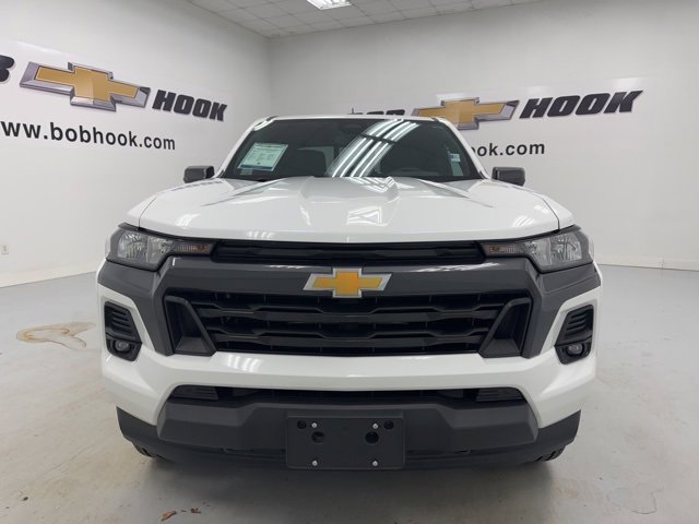 Used 2024 Chevrolet Colorado LT w/ LT Convenience Package image 2
