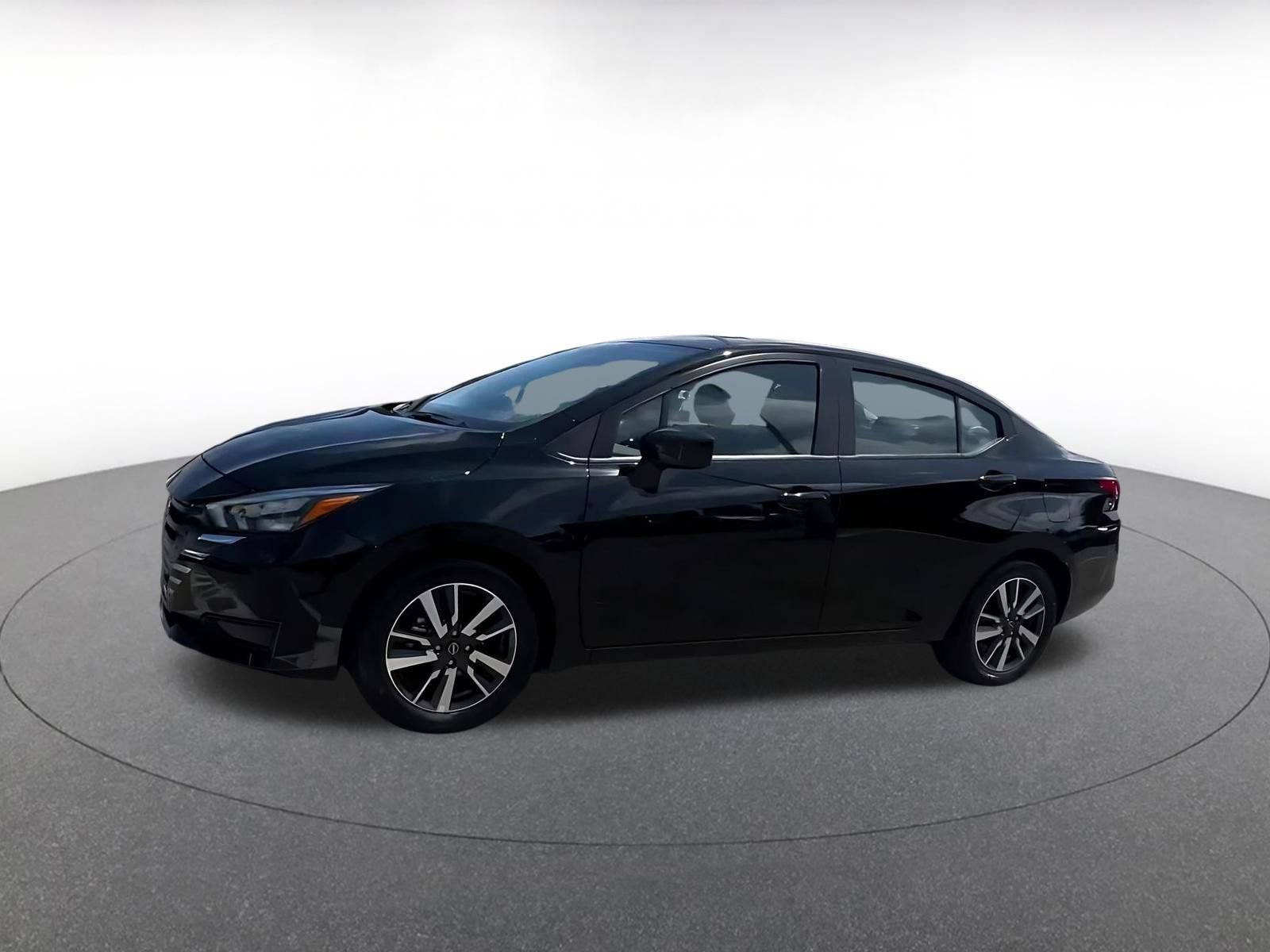 Used 2025 Nissan Versa SV FWD image 8