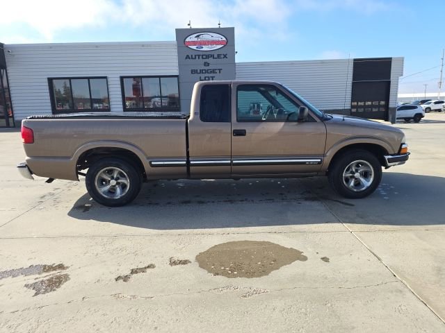 Used 2003 Chevrolet S10 Pickup LS w/ Convenience Package