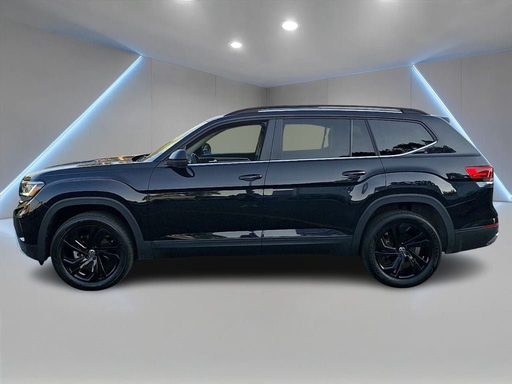 Certified 2023 Volkswagen Atlas SE w/ Black Wheel Package AWD/4WD image 7