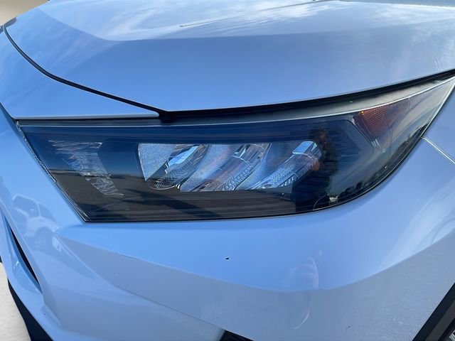 Used 2020 Toyota RAV4 LE image 9