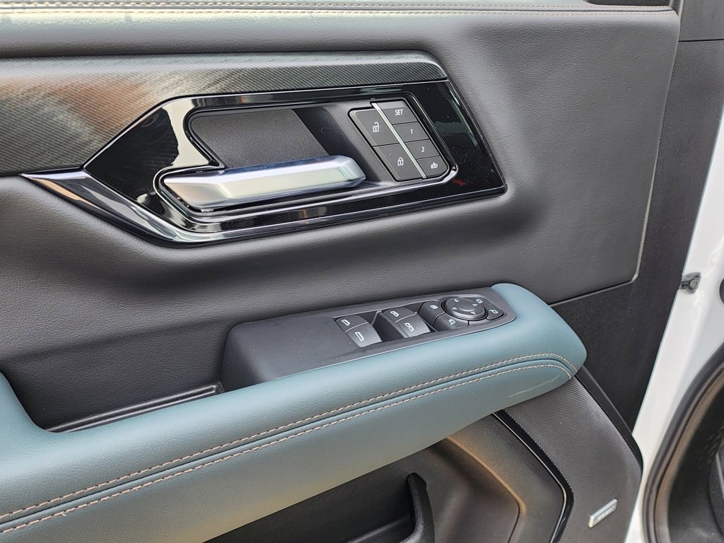 New 2026 GMC Yukon AT4 image 13