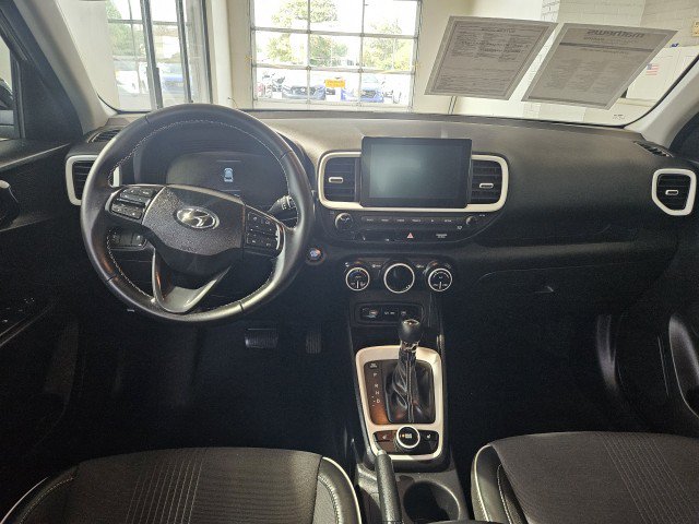 Used 2026 Hyundai Venue SEL FWD image 19