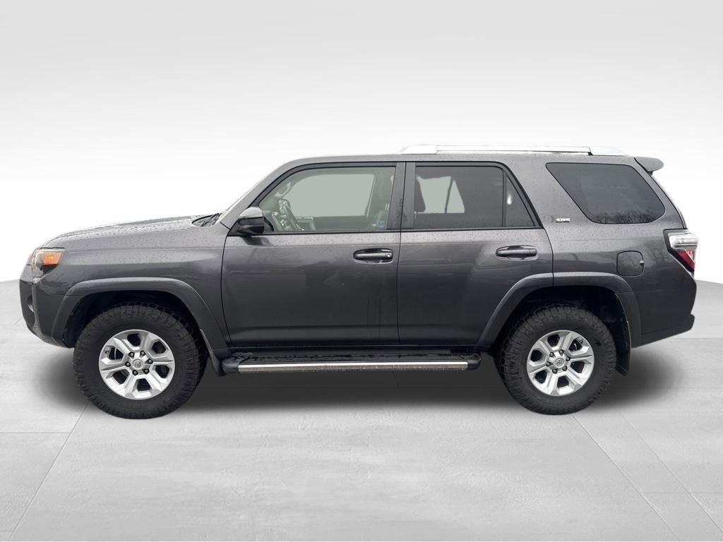Used 2016 Toyota 4Runner SR5 image 2