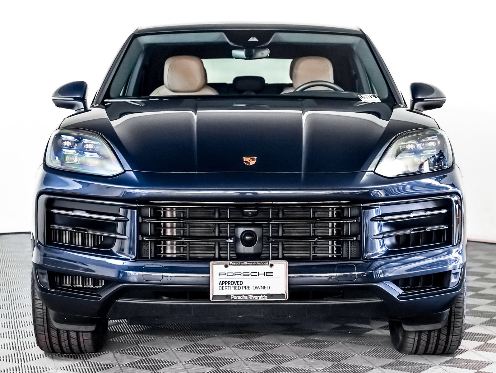 Used 2025 Porsche Cayenne Coupe image 7