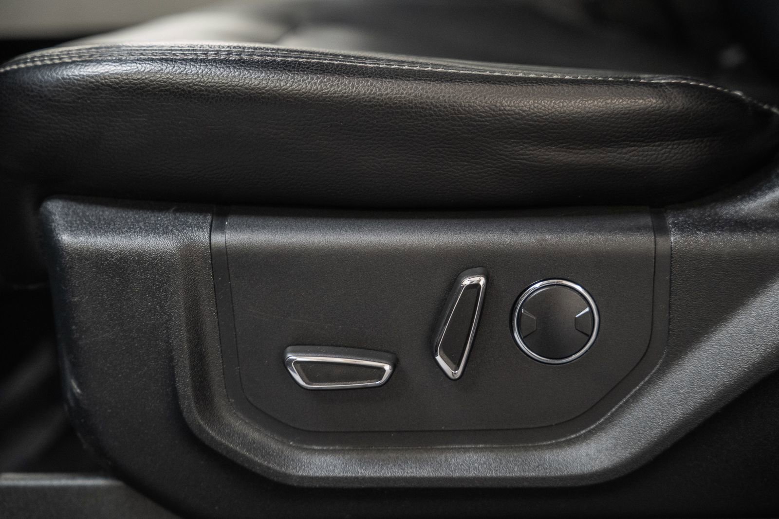 Used 2017 Ford F150 Lariat w/ Equipment Group 502A Luxury image 48