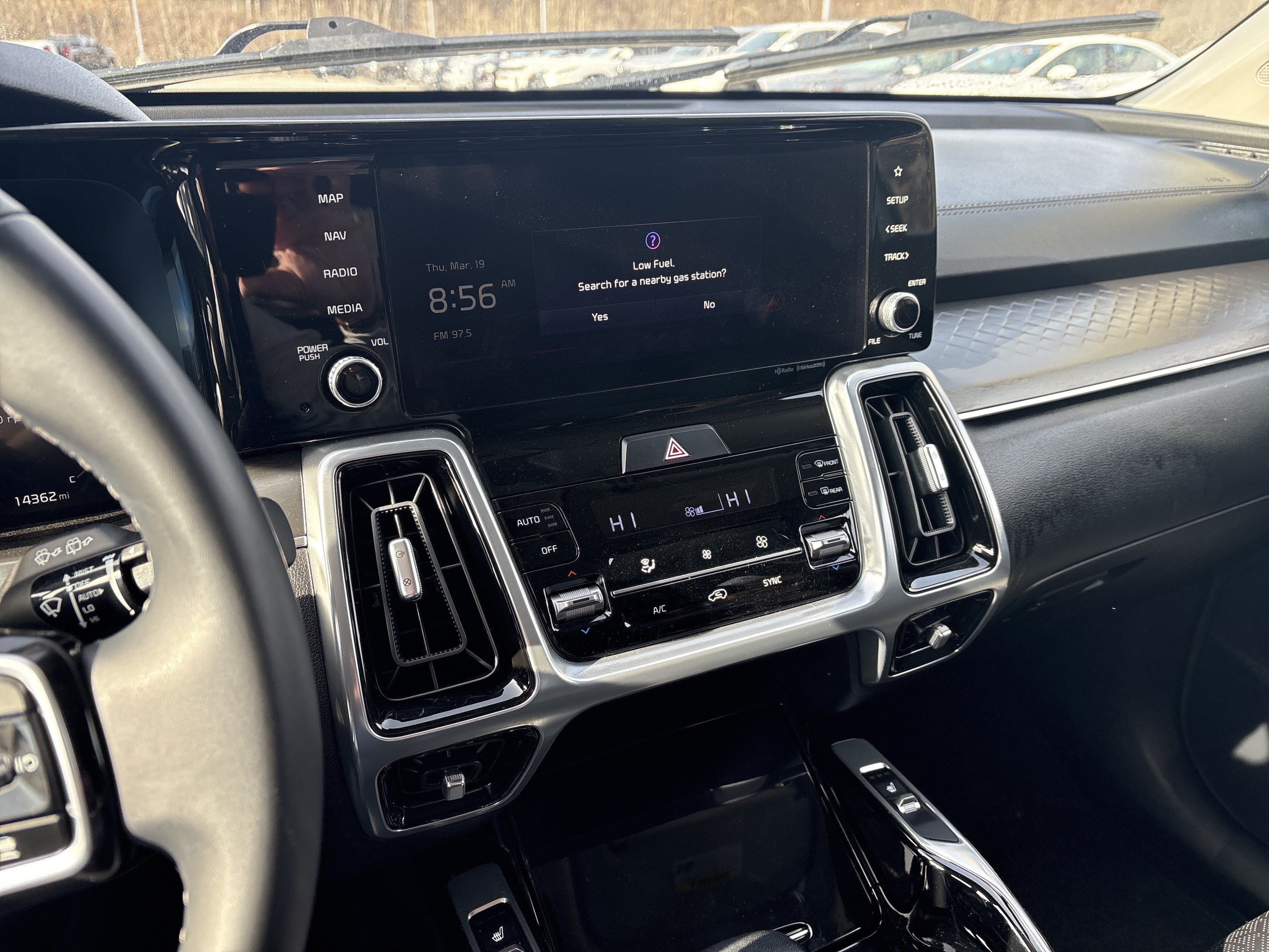 Used 2023 Kia Sorento SX AWD/4WD image 15