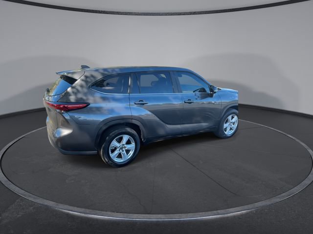 Used 2023 Toyota Highlander XLE image 18