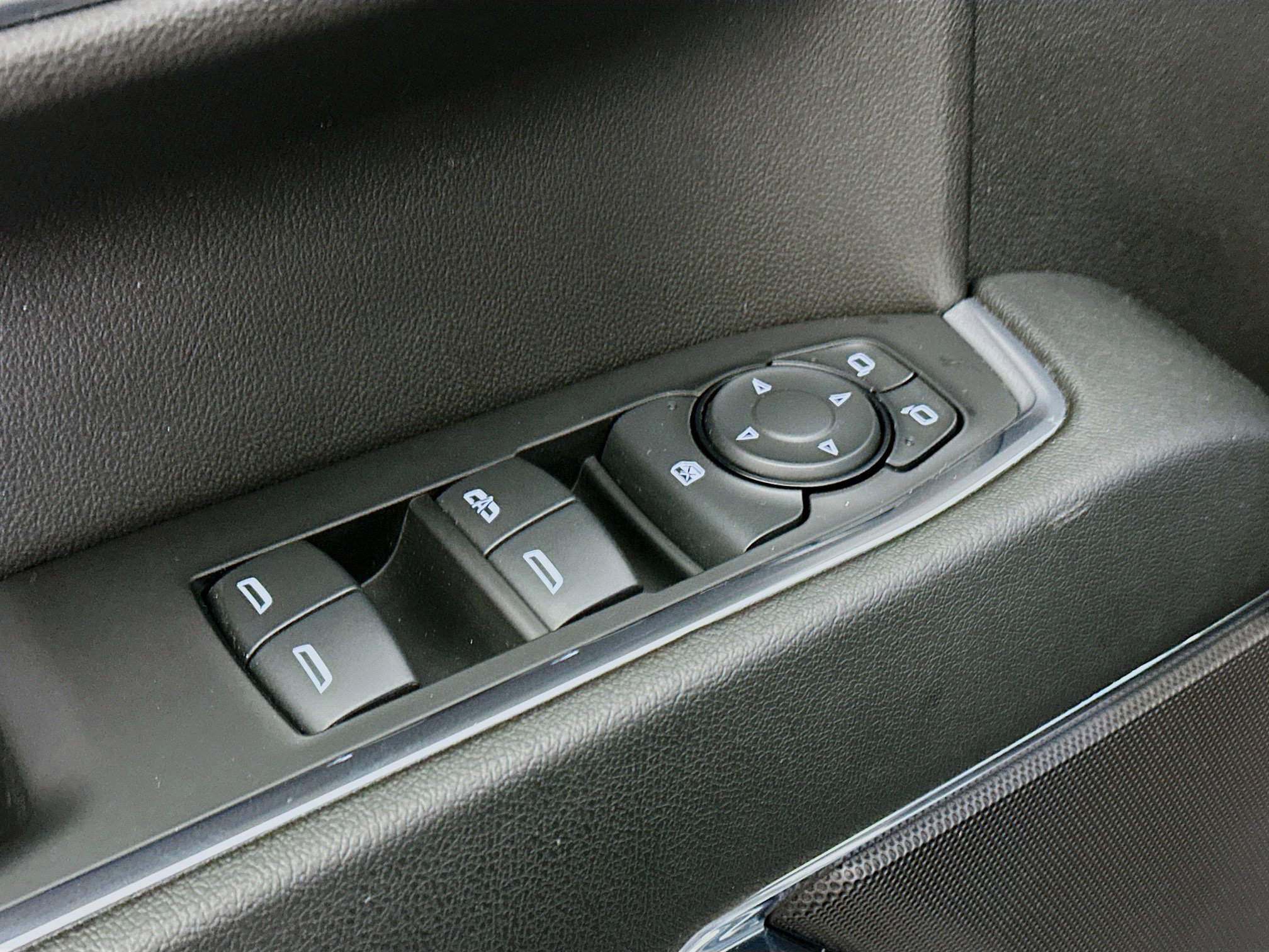 Used 2024 Chevrolet Silverado 1500 LT image 15