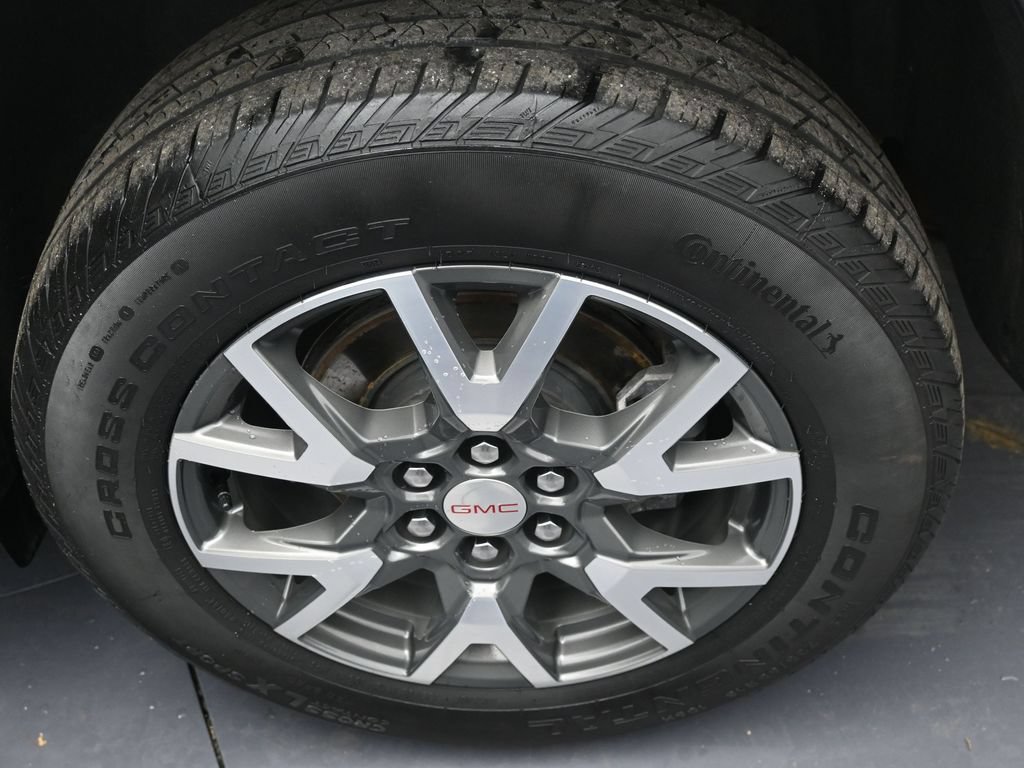 Certified 2023 GMC Acadia SLE w/ Driver Convenience Package AWD/4WD image 21