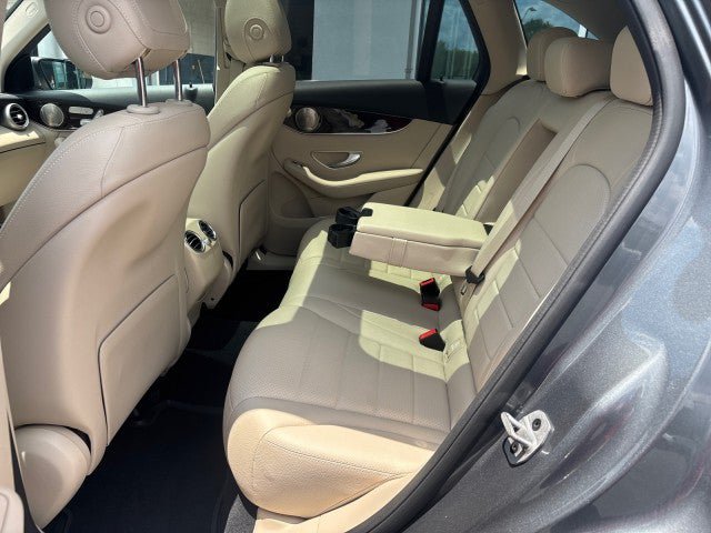 Used 2021 Mercedes-Benz GLC 300 4MATIC image 36
