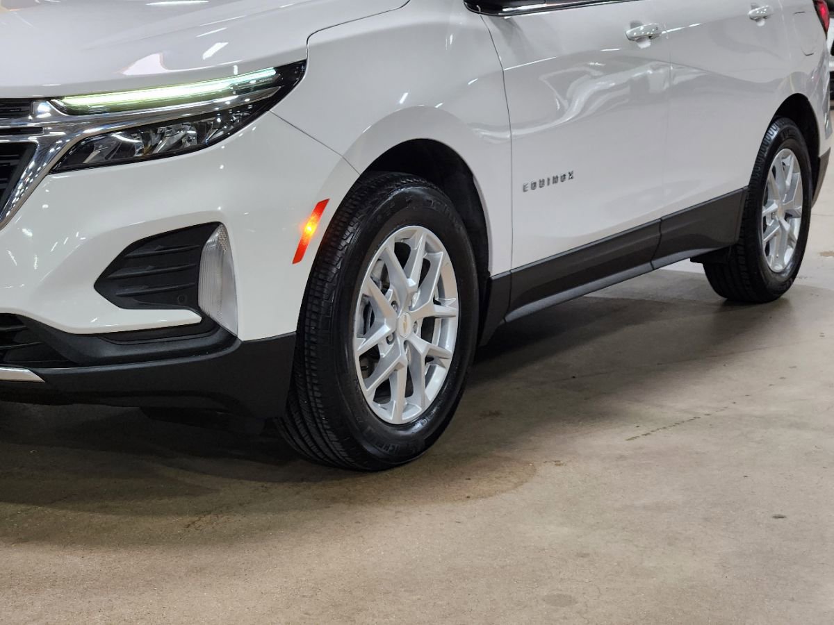 Used 2022 Chevrolet Equinox LT FWD image 16
