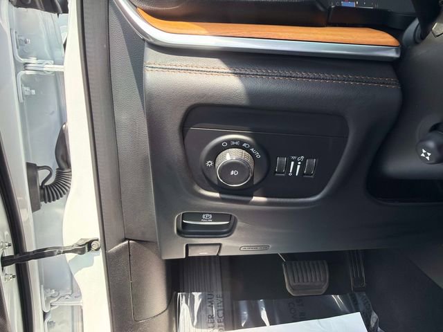 Used 2025 Jeep Grand Cherokee Summit AWD/4WD image 29