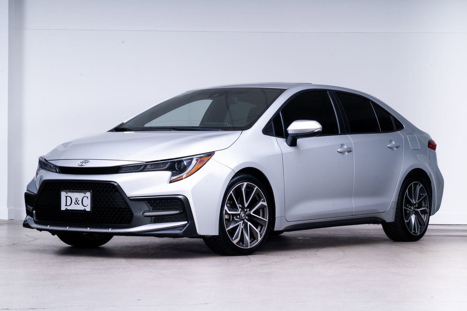 Used 2022 Toyota Corolla XSE w/ Carpet Mat Package (TMS) FWD image 3