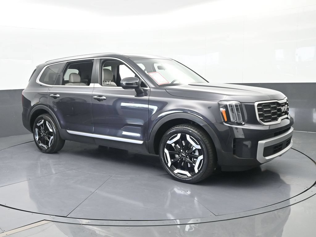 Used 2025 Kia Telluride S FWD image 8
