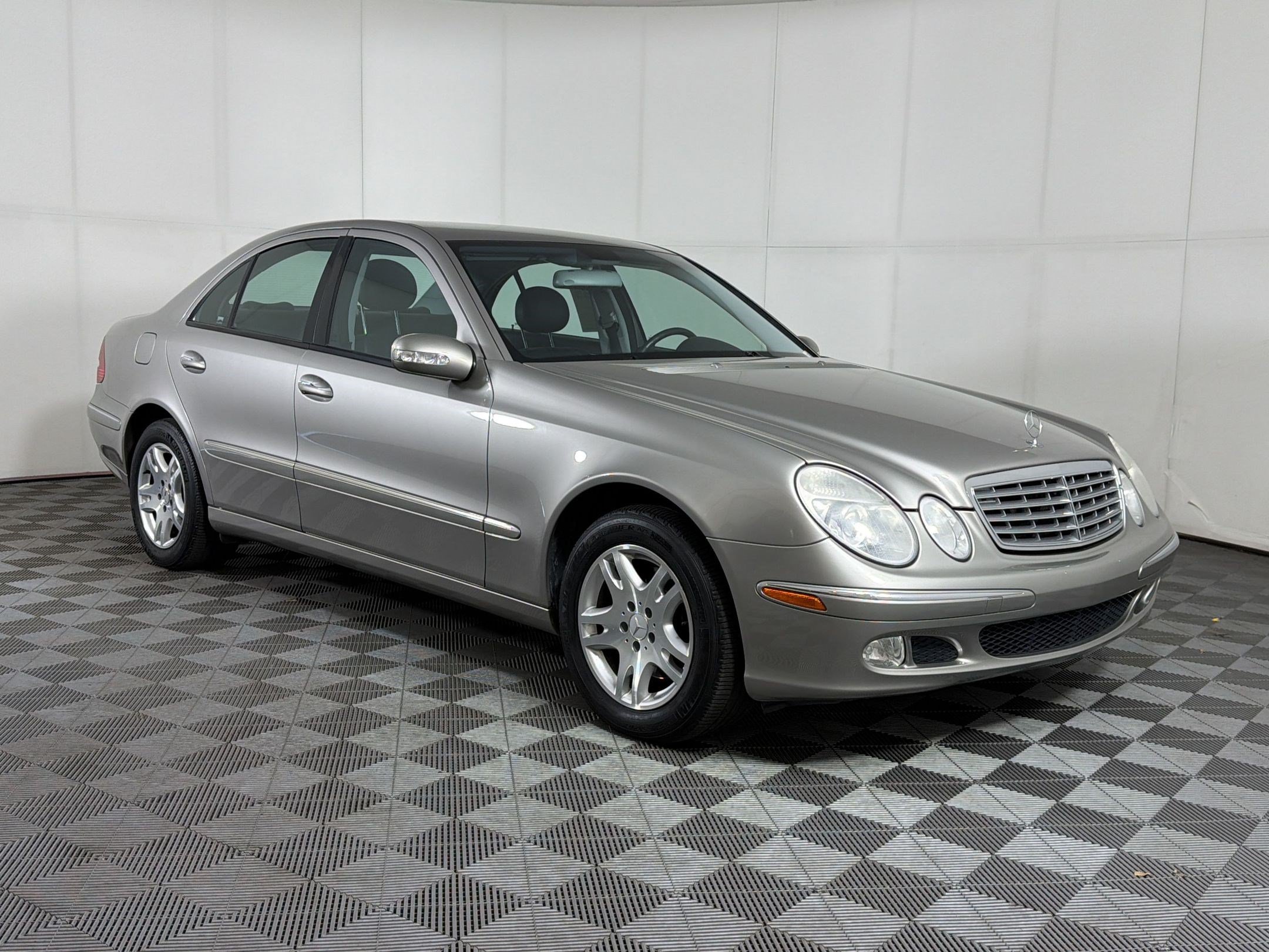 Used 2004 Mercedes-Benz E 320 4MATIC Sedan image 7