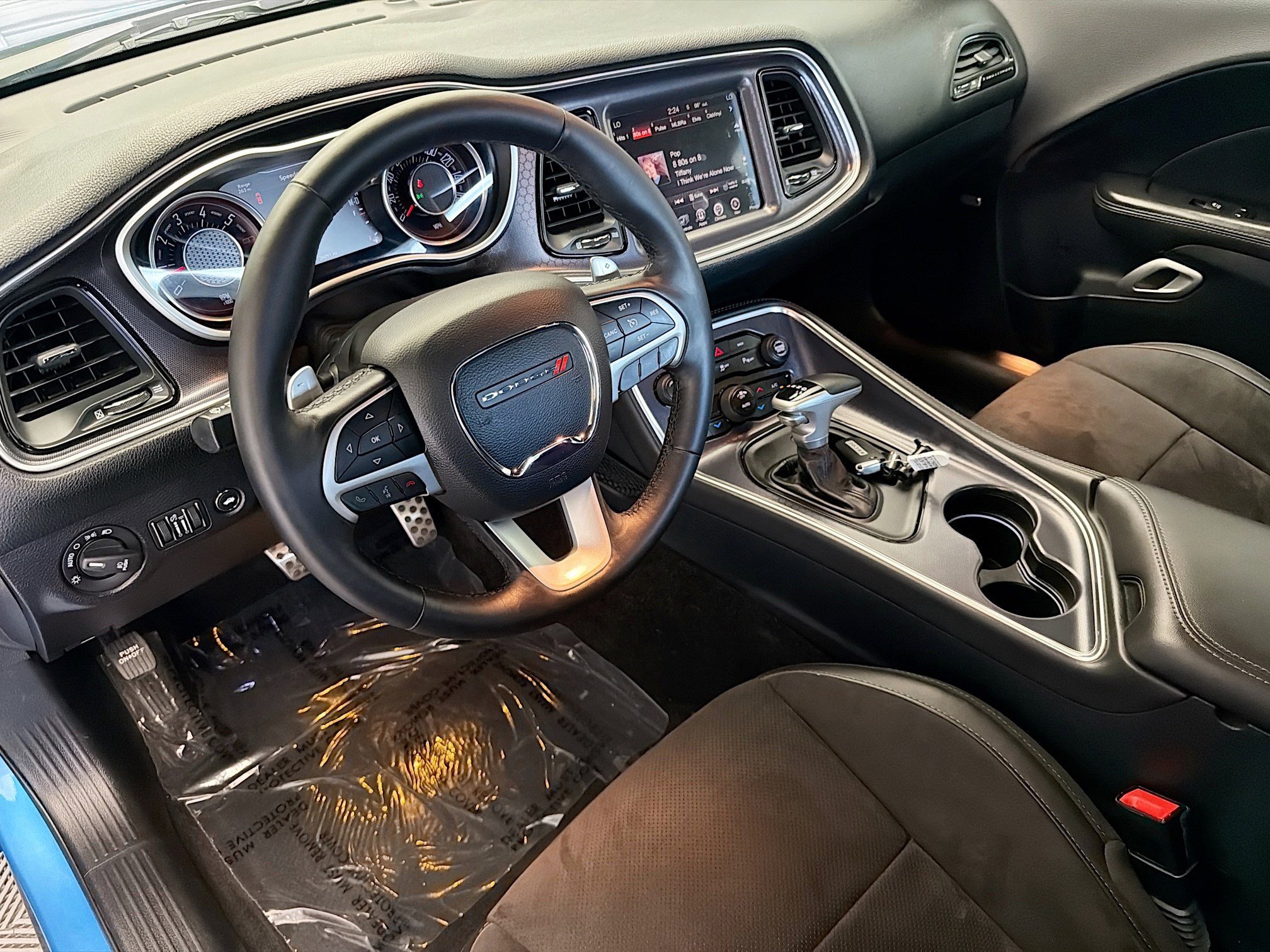 Used 2015 Dodge Challenger R/T Plus RWD image 7