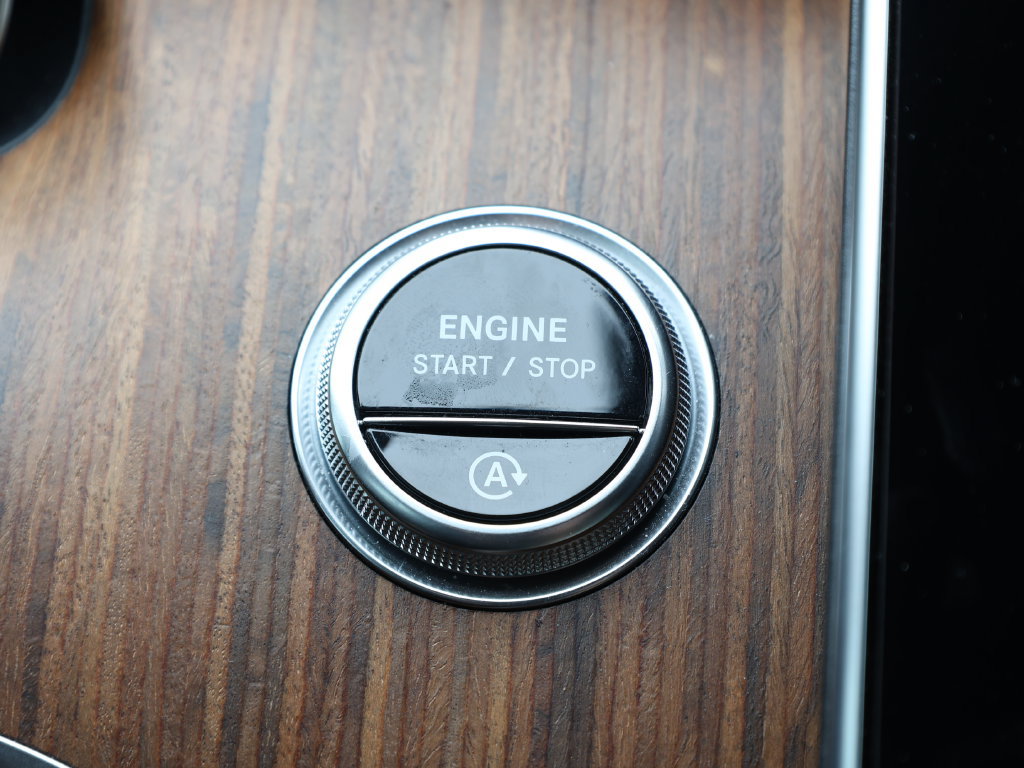 Used 2023 Mercedes-Benz C 300 Sedan image 33