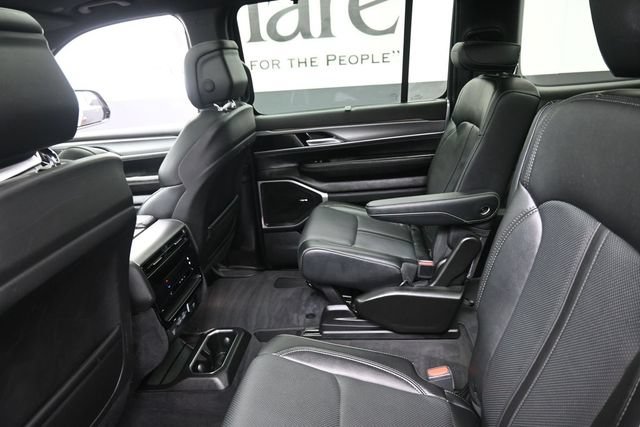 Used 2023 Jeep Wagoneer Series II w/ Convenience Group I AWD/4WD image 24