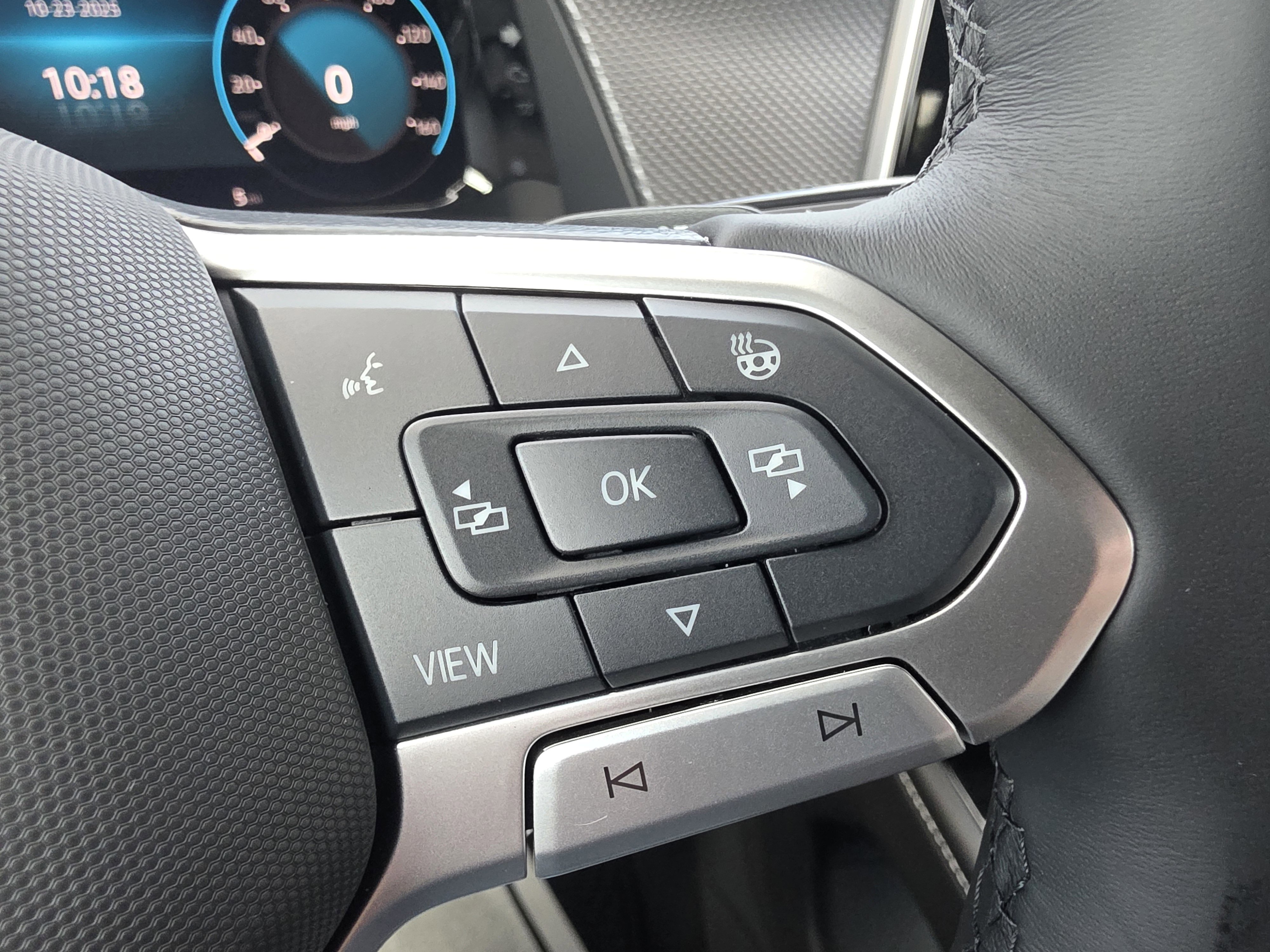 New 2026 Volkswagen Atlas Cross Sport SEL Premium R-Line image 28