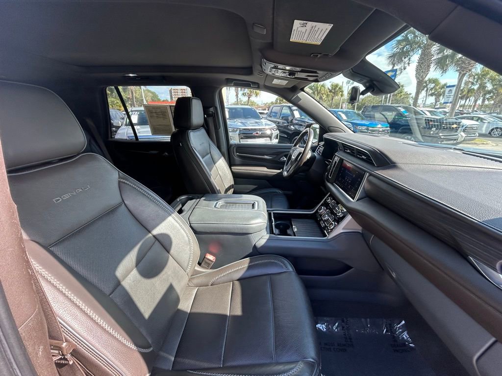 Used 2021 GMC Yukon Denali w/ Denali Premium Package image 23