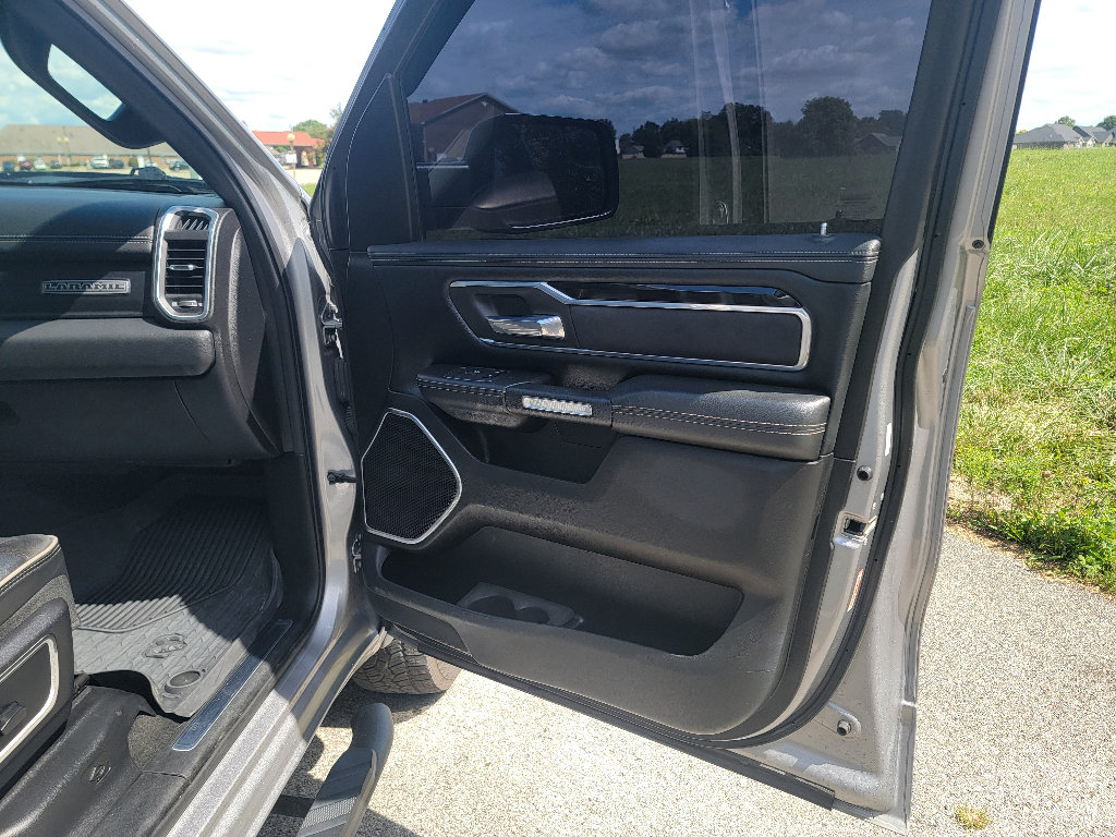 Used 2019 RAM 1500 Laramie w/ Sport Appearance Package AWD/4WD image 31