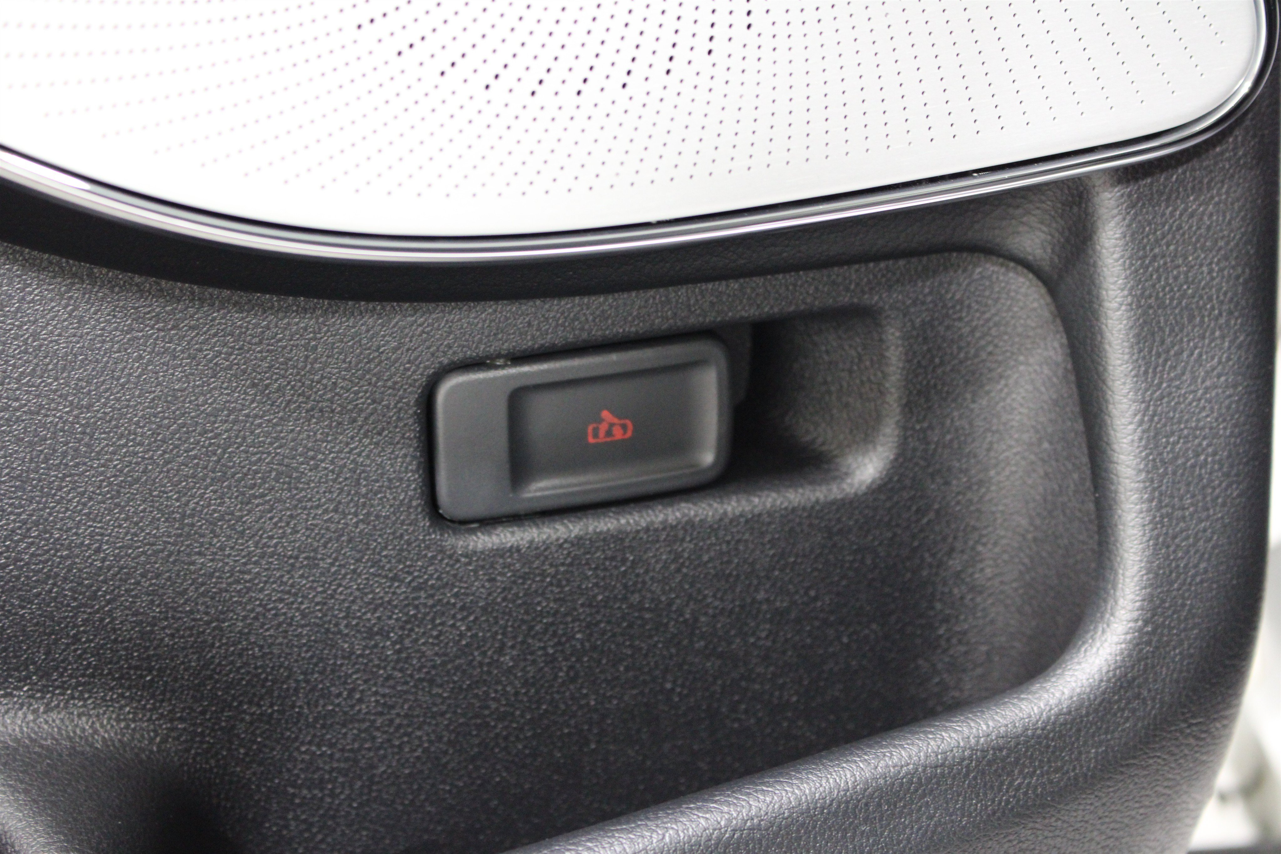 Used 2025 Lincoln Aviator Black Label AWD/4WD image 9