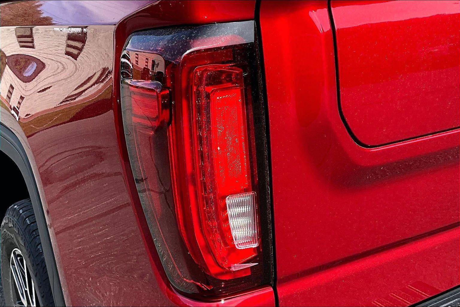 Used 2025 GMC Sierra 1500 AT4 w/ AT4 Premium Package image 32