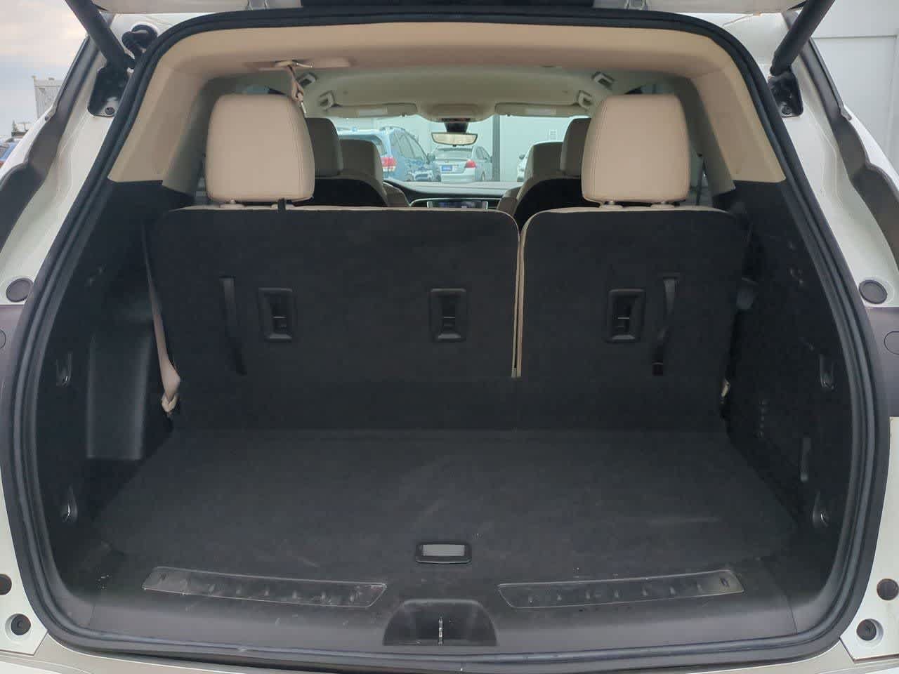 Used 2024 Buick Enclave Essence w/ Sound and Sites Package AWD/4WD image 34