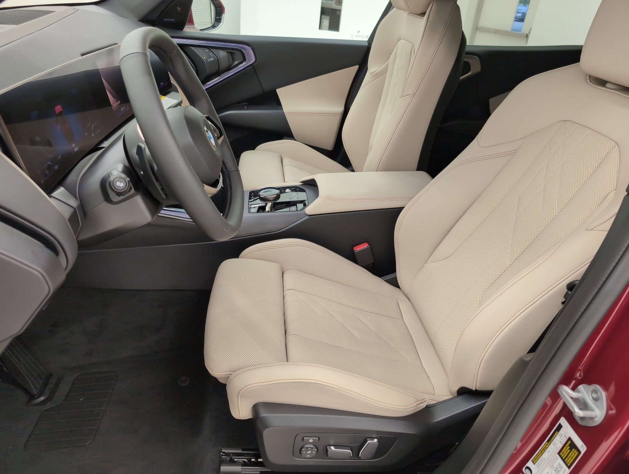 Used 2025 BMW X3 xDrive30i w/ Premium Package AWD/4WD image 5